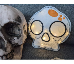 Stickdatei ITH - Halloween Laterne Totenkopf inkl. Süßigkeitenverstecker